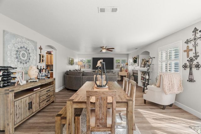 10107 River Park Cir, Stockton, CA 95209