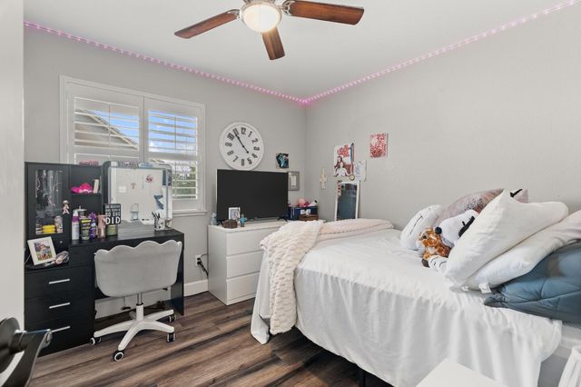 10107 River Park Cir, Stockton, CA 95209