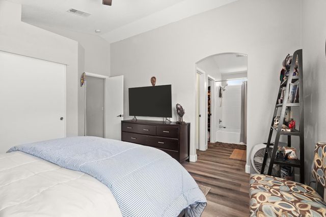 10107 River Park Cir, Stockton, CA 95209