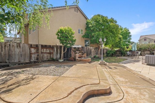 10107 River Park Cir, Stockton, CA 95209