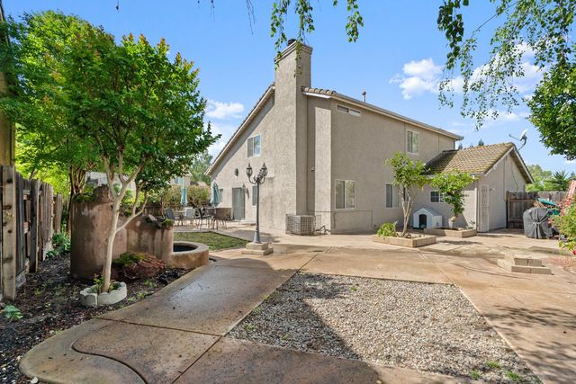 10107 River Park Cir, Stockton, CA 95209