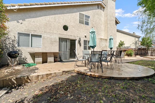 10107 River Park Cir, Stockton, CA 95209