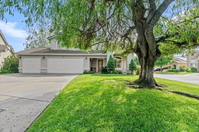 10107 River Park Cir, Stockton, CA 95209