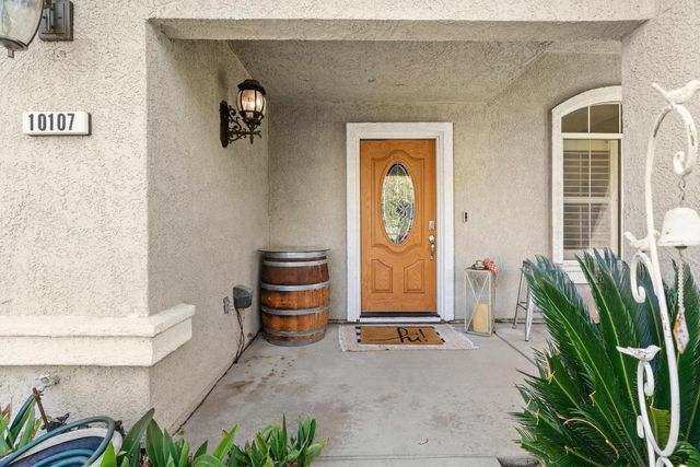 10107 River Park Cir, Stockton, CA 95209