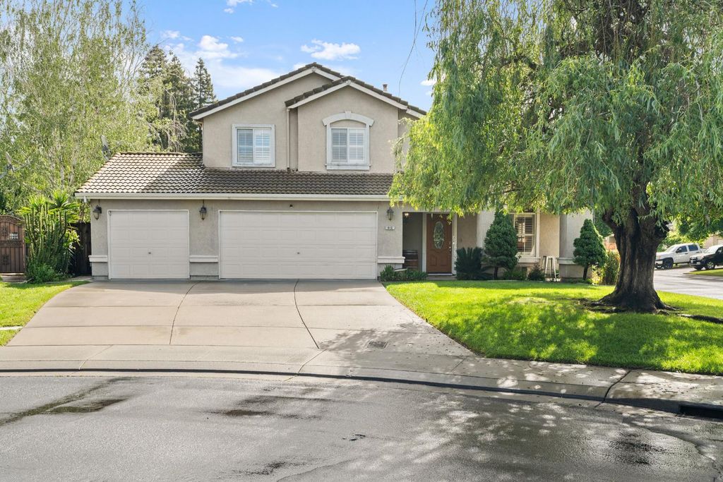 10107 River Park Cir, Stockton, CA 95209
