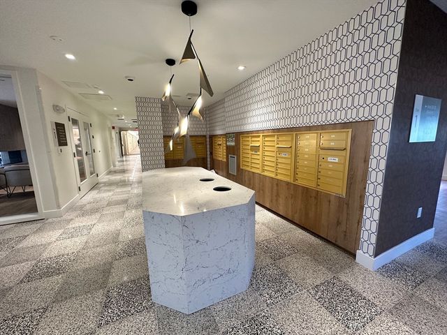 250 Centre 411, Boston, MA 02119