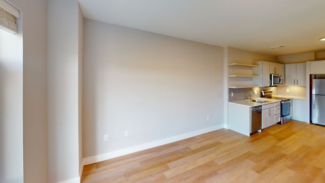 250 Centre 411, Boston, MA 02119