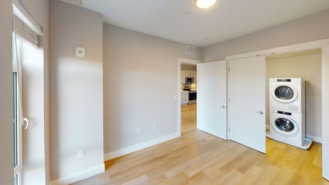 250 Centre 411, Boston, MA 02119