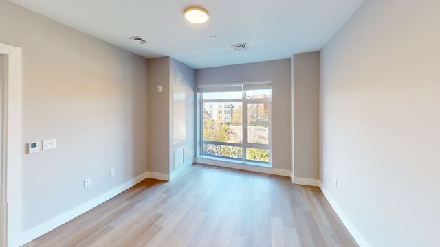 250 Centre 411, Boston, MA 02119