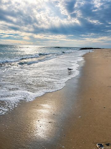 16 November Walk, Long Beach, NY 11561