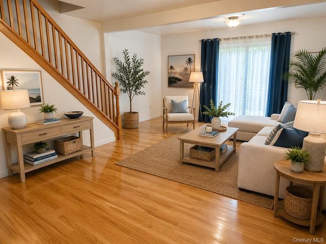 16 November Walk, Long Beach, NY 11561