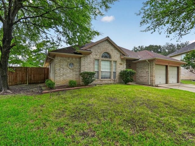 5400 Turtle River Court, Fort Worth, TX 76137