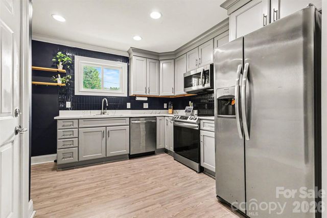 7048 Delta Lake Drive, Charlotte, NC 28215