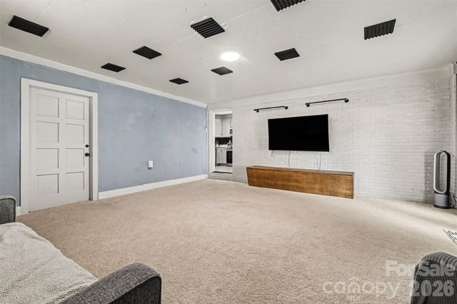 7048 Delta Lake Drive, Charlotte, NC 28215