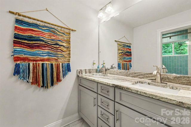 7048 Delta Lake Drive, Charlotte, NC 28215