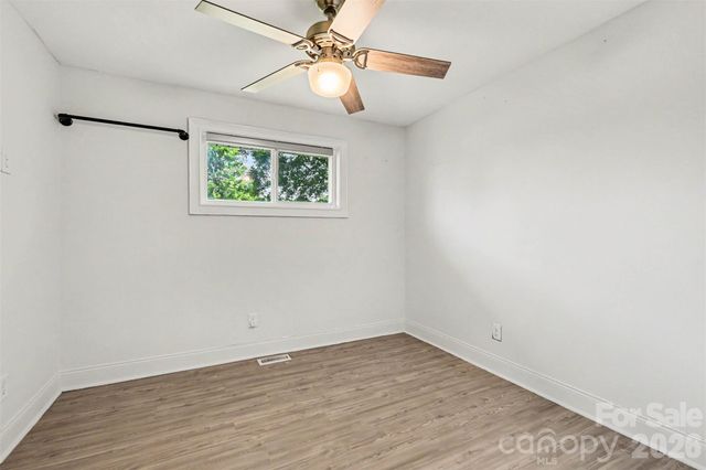 7048 Delta Lake Drive, Charlotte, NC 28215