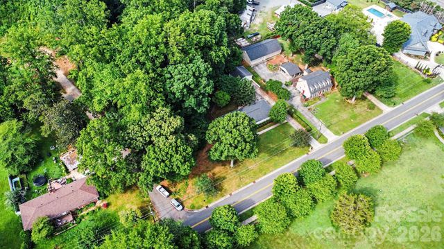7048 Delta Lake Drive, Charlotte, NC 28215