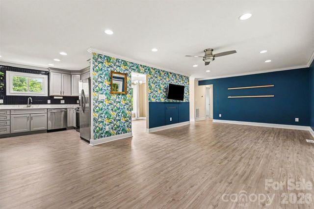 7048 Delta Lake Drive, Charlotte, NC 28215