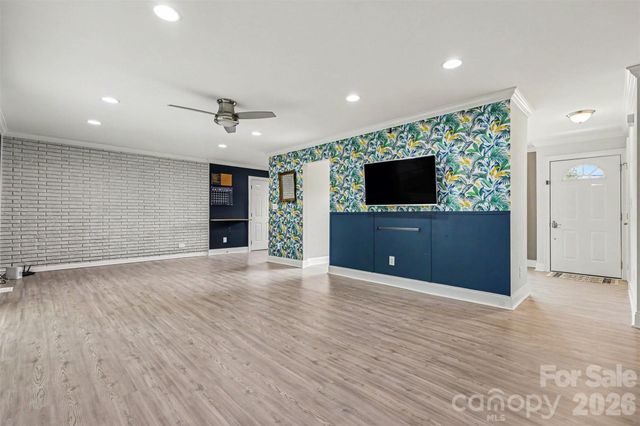 7048 Delta Lake Drive, Charlotte, NC 28215
