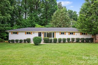 7048 Delta Lake Drive, Charlotte, NC 28215