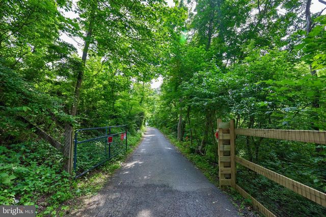 705 SCHOFFERS RD, Reading, PA 19606