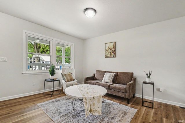 56275 Ellen Avenue, Mishawaka, IN 46545