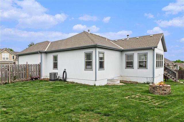 16019 Cedar Street, Basehor, KS 66007