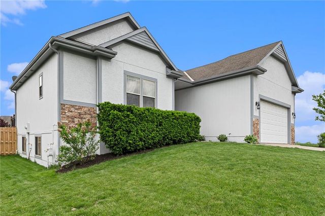 16019 Cedar Street, Basehor, KS 66007