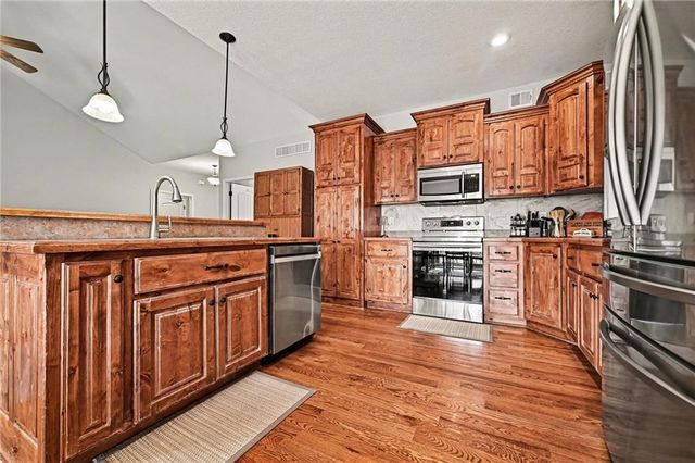 16019 Cedar Street, Basehor, KS 66007