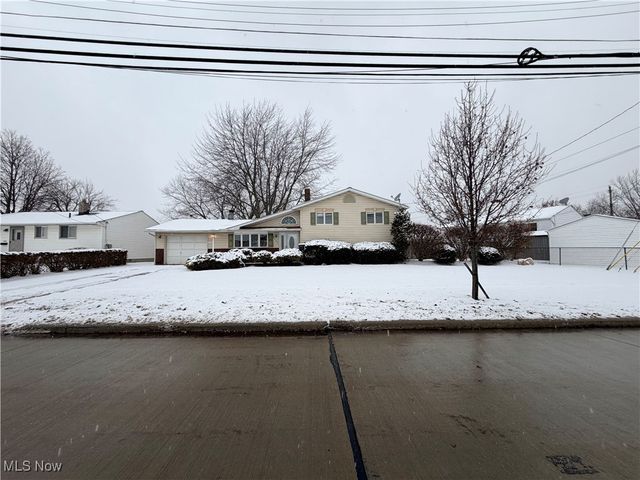 5952 Delores Boulevard, Brook Park, OH 44142