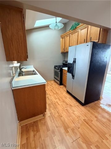 5952 Delores Boulevard, Brook Park, OH 44142