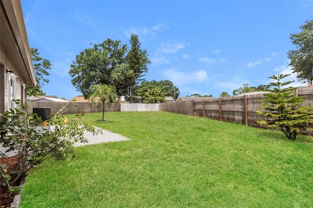 1002 PINEHAVEN COURT, Brandon, FL 33511