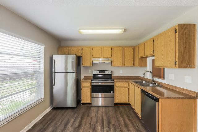 1002 PINEHAVEN COURT, Brandon, FL 33511