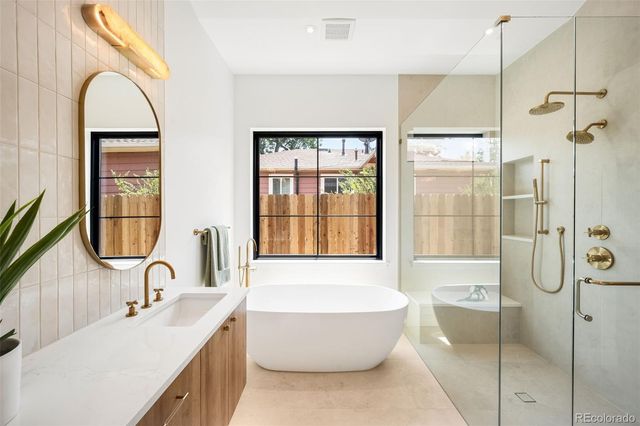3360 S Dexter Street, Denver, CO 80222