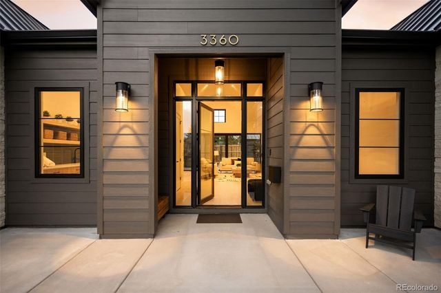 3360 S Dexter Street, Denver, CO 80222