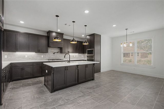 2102 N Dagan Street, Siloam Springs, AR 72761