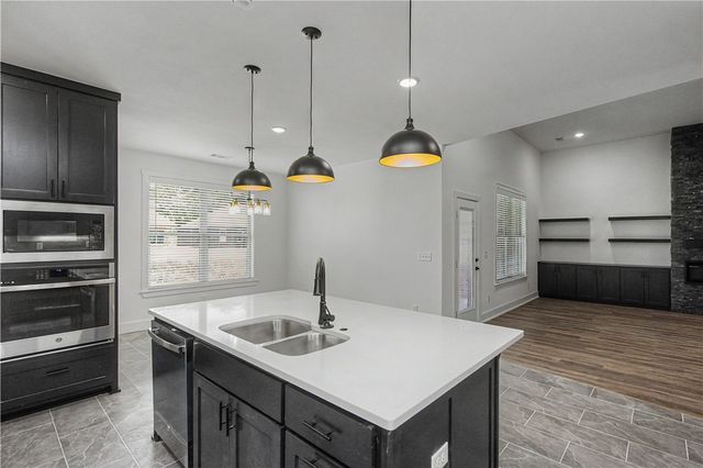 2102 N Dagan Street, Siloam Springs, AR 72761