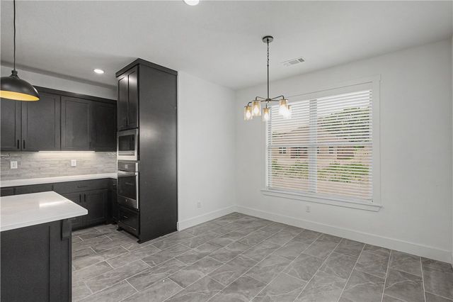 2102 N Dagan Street, Siloam Springs, AR 72761