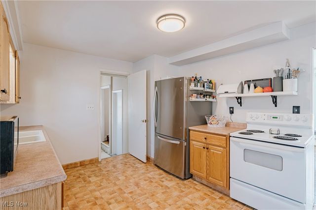 38107 Hastings Avenue, Willoughby, OH 44094