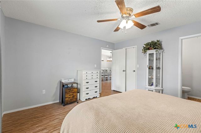 802 San Jacinto Street, Lockhart, TX 78644