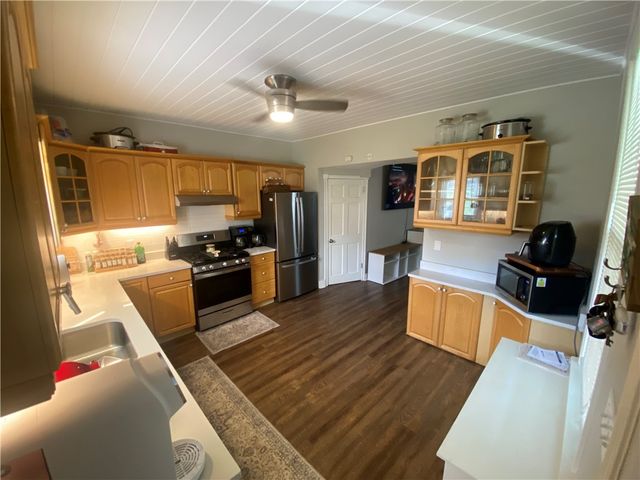 1114 Glass St, White Oak, PA 15131