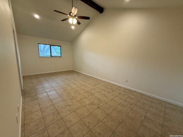 301 WESTBEND CIR, Seguin, TX 78155