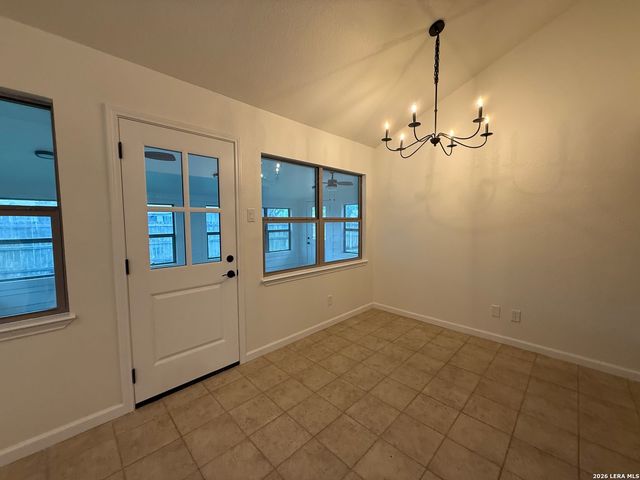 301 WESTBEND CIR, Seguin, TX 78155