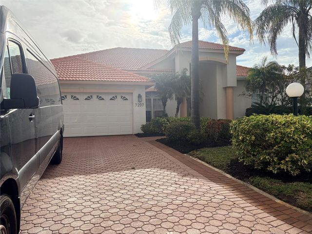 7207 39TH LANE E, Sarasota, FL 34243