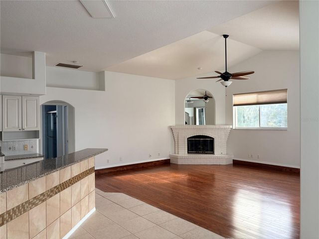 7207 39TH LANE E, Sarasota, FL 34243