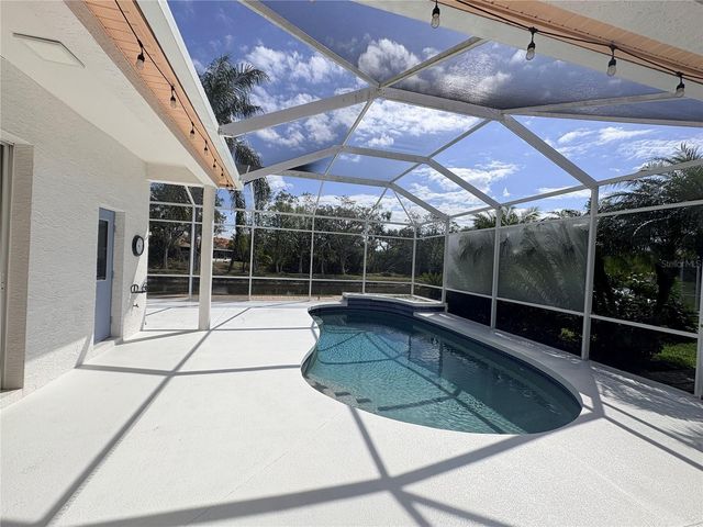 7207 39TH LANE E, Sarasota, FL 34243