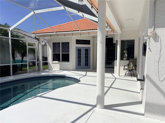 7207 39TH LANE E, Sarasota, FL 34243