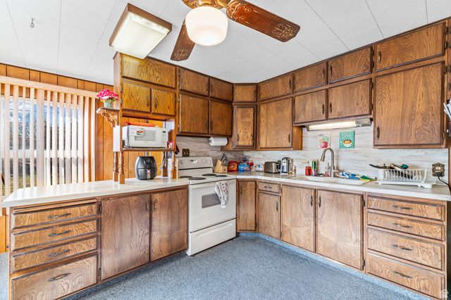 2924 S BUCCANEER DR, Magna, UT 84044