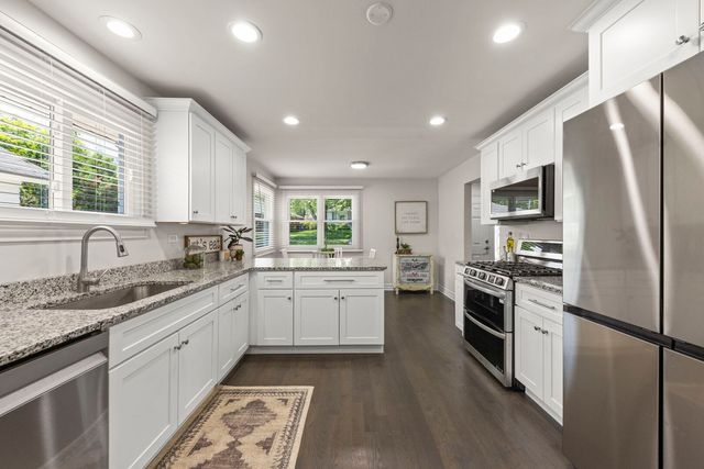 648 S Main Street, Naperville, IL 60540