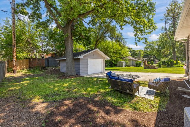 648 S Main Street, Naperville, IL 60540